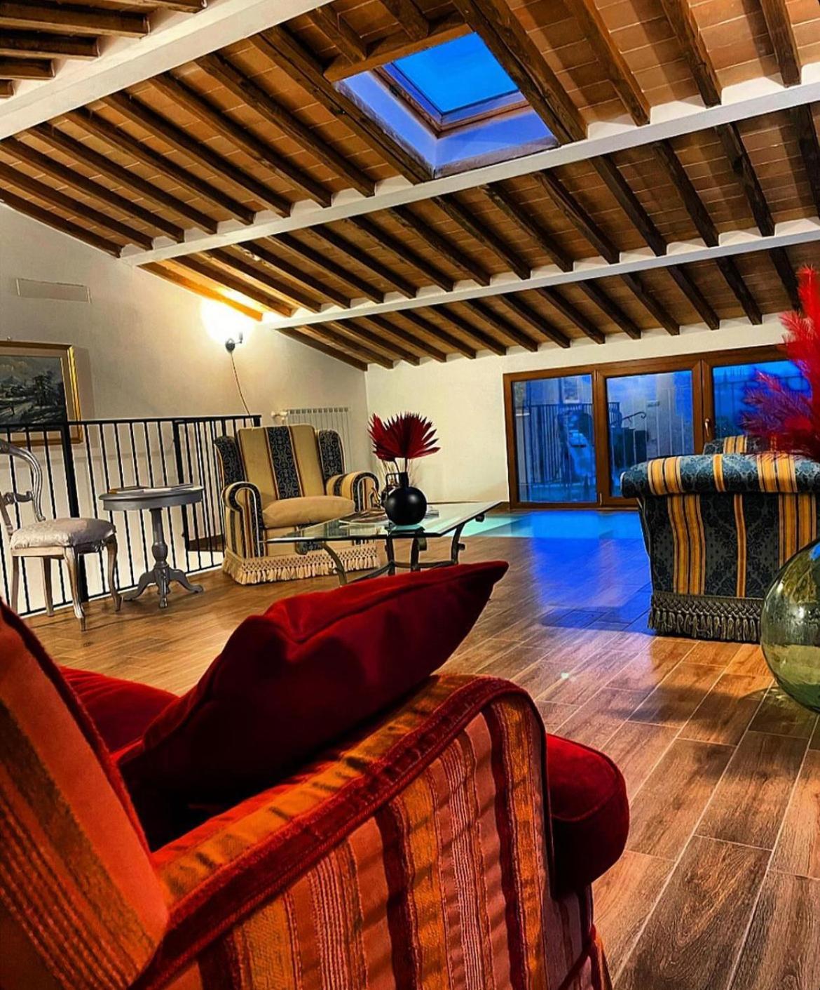 Agriturismo La Corte Del Sole Сиена Экстерьер фото