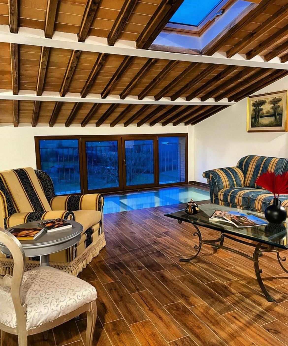 Agriturismo La Corte Del Sole Сиена Экстерьер фото