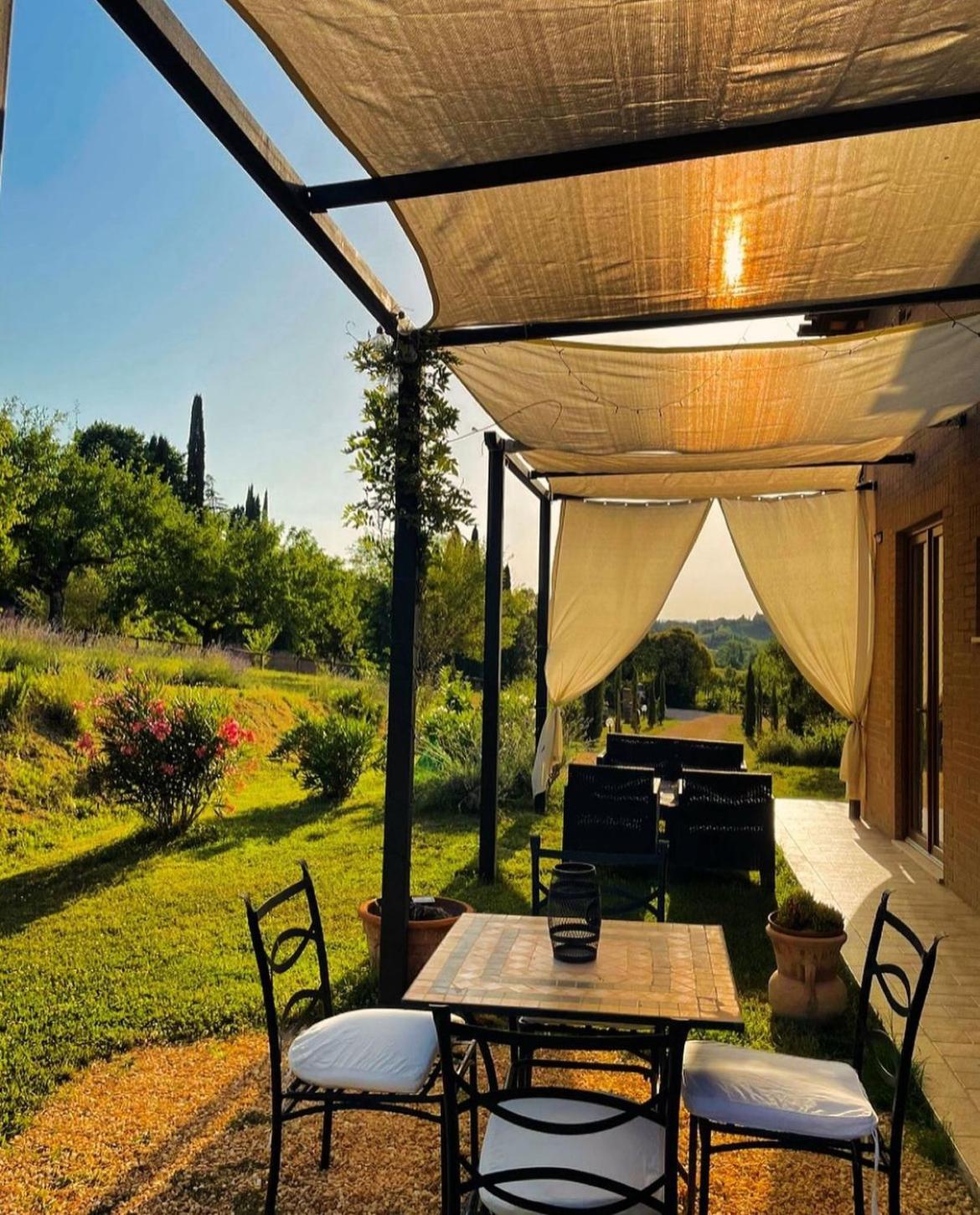 Agriturismo La Corte Del Sole Сиена Экстерьер фото
