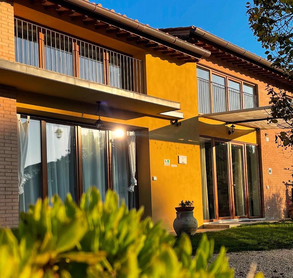 Agriturismo La Corte Del Sole Сиена Экстерьер фото