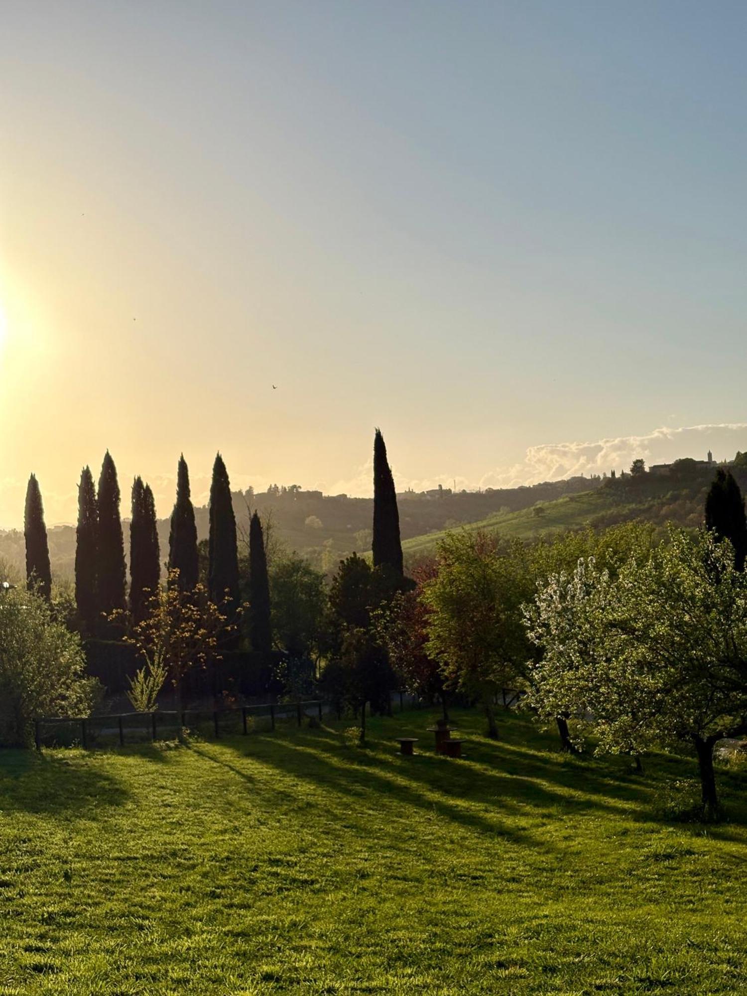 Agriturismo La Corte Del Sole Сиена Экстерьер фото